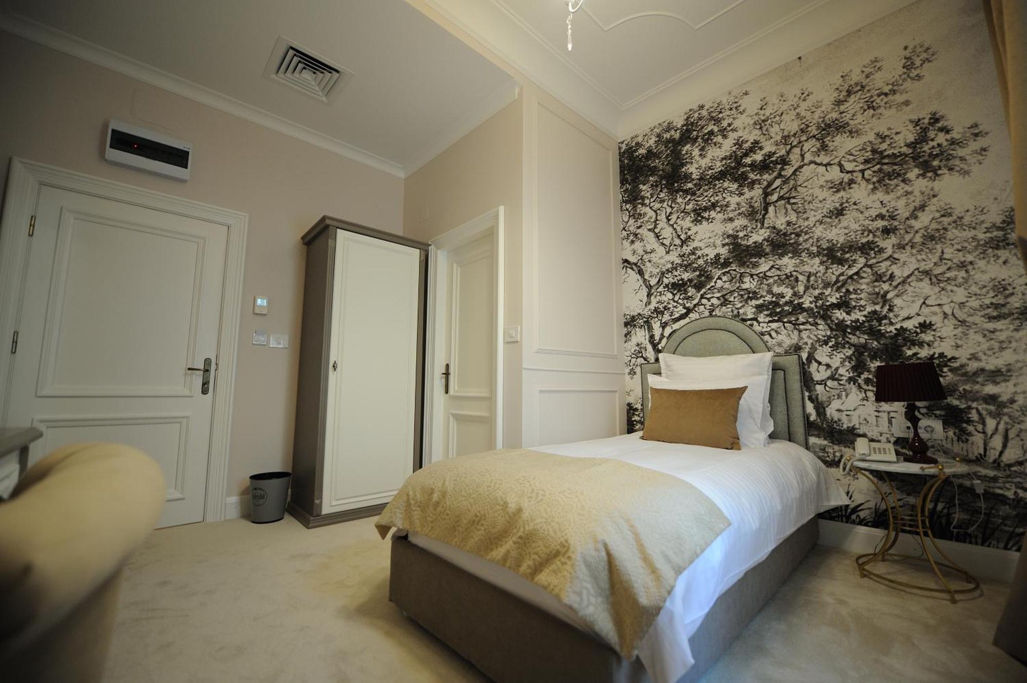 Hotel Splendid 1900 Craiova Quarto foto